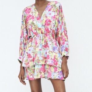 ‼️moving‼️needs to go ASAP‼️ size S NTW floral Zara dress